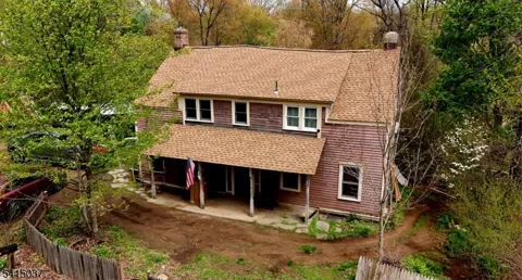 1329 Sussex Tpke