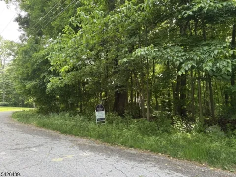 3 Wood Dale Court