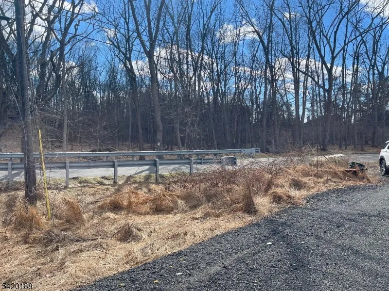 83 Creek Rd Green, NJ 07821