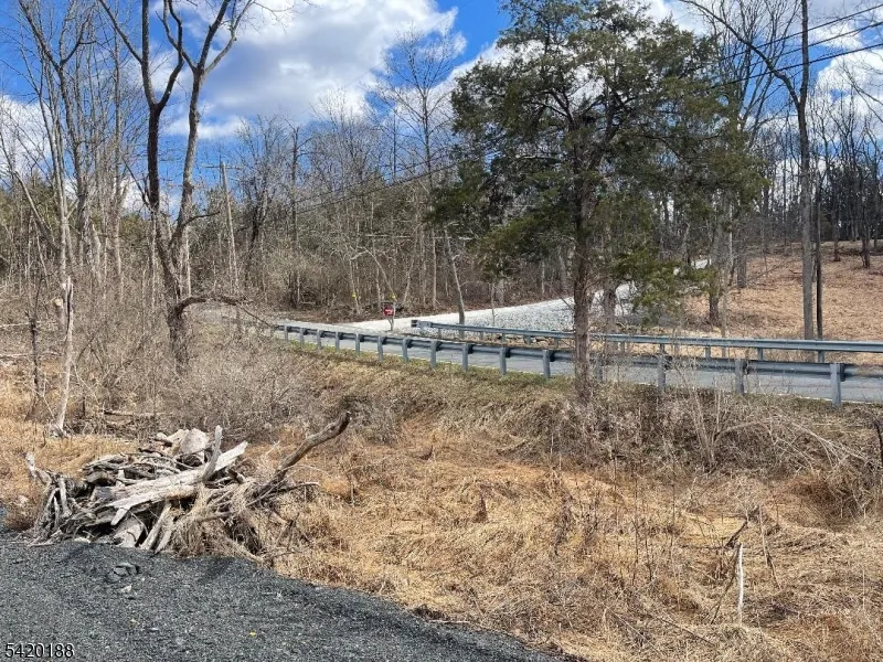 83 Creek Rd Green, NJ 07821
