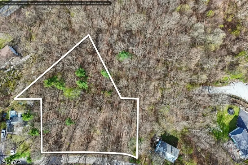 11 Alamoosook Rd Vernon, NJ 07422
