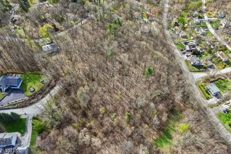 11 Alamoosook Rd Vernon, NJ 07422
