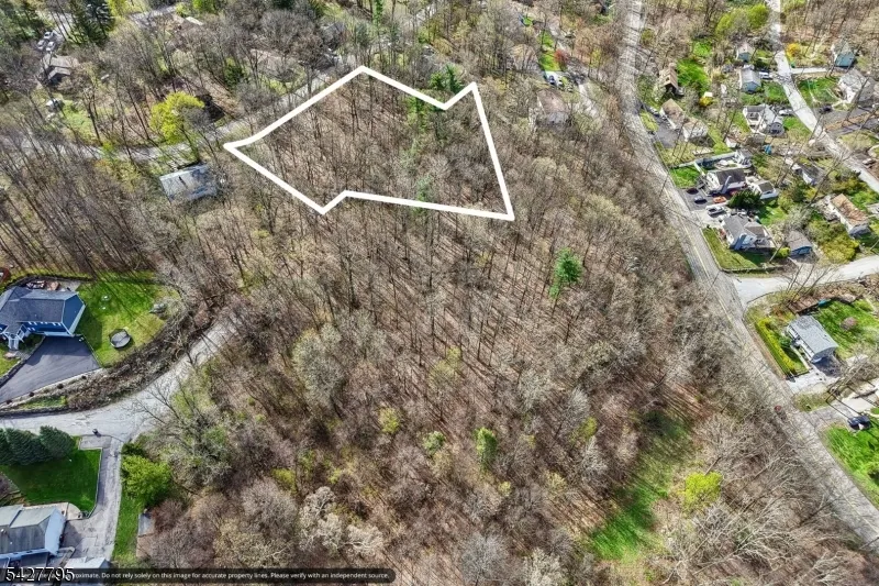 11 Alamoosook Rd Vernon, NJ 07422