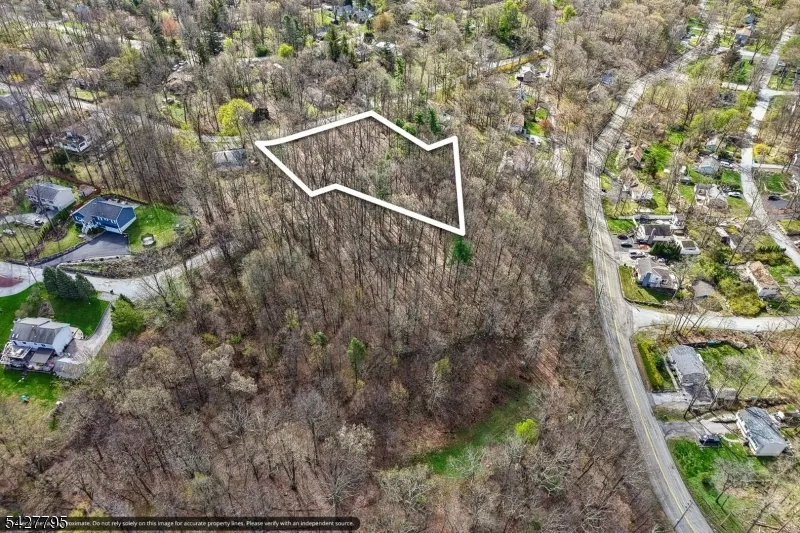 11 Alamoosook Rd Vernon, NJ 07422