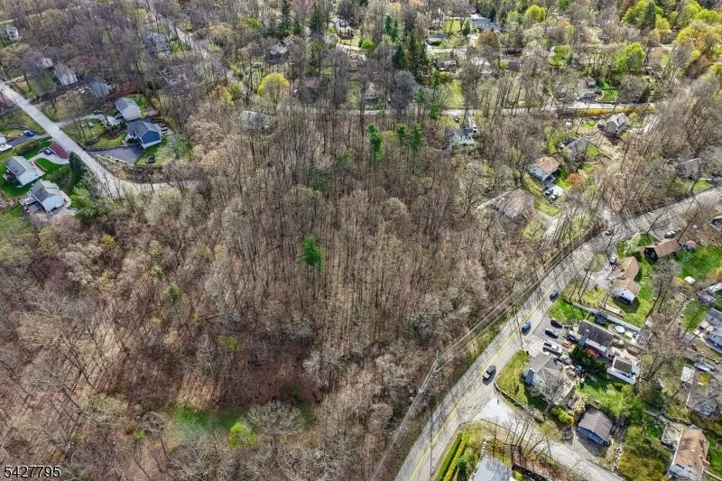 11 Alamoosook Rd Vernon, NJ 07422