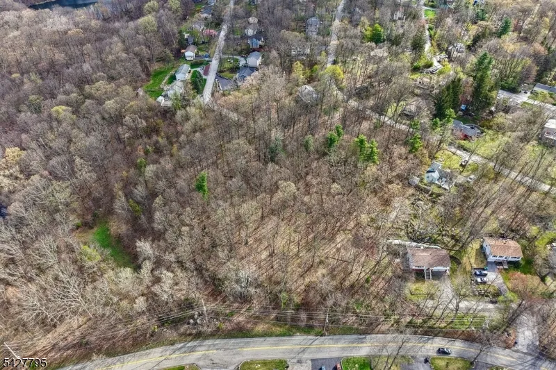 11 Alamoosook Rd Vernon, NJ 07422