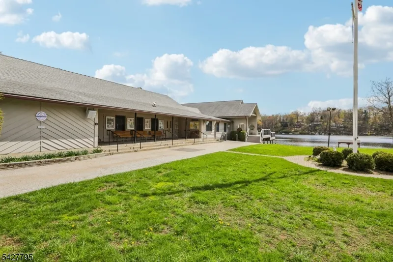 11 Alamoosook Rd Vernon, NJ 07422