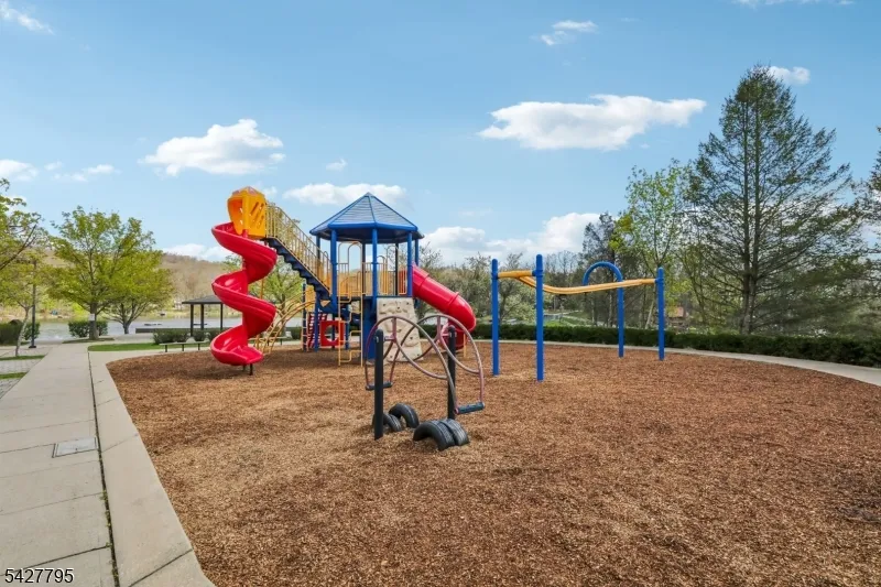 11 Alamoosook Rd Vernon, NJ 07422