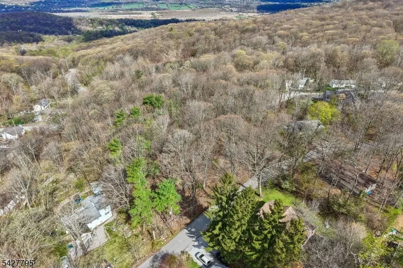 11 Alamoosook Rd Vernon, NJ 07422