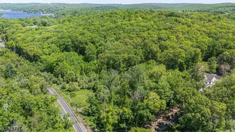 176 Espanong Rd Jefferson, NJ 07849