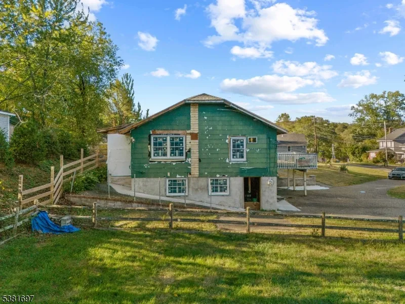 7 River Rd Montville, NJ 07045