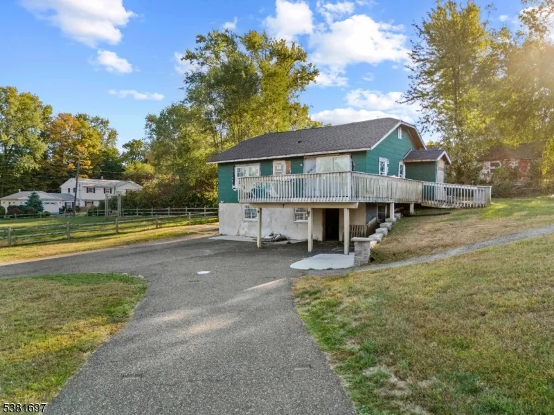 7 River Rd Montville, NJ 07045