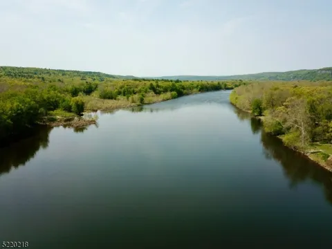 74 River Rd