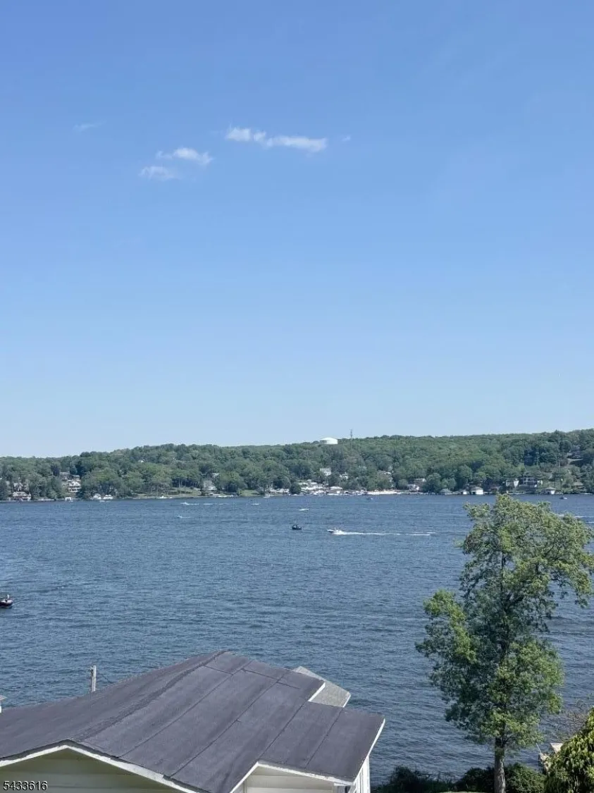 318 Lakeside Blvd Hopatcong, NJ 07843