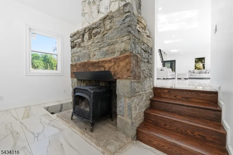 525 Hope-Blairstown Rd Hope, NJ 07825