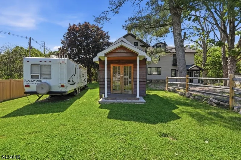 525 Hope-Blairstown Rd Hope, NJ 07825