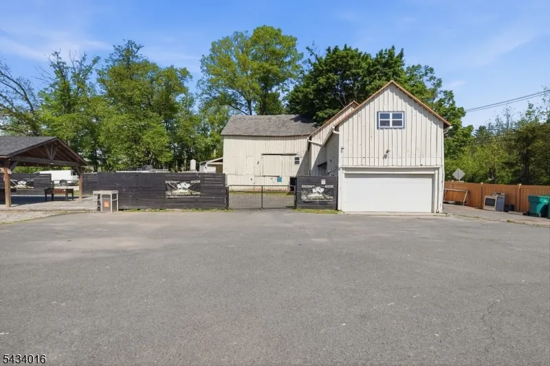 525 Hope-Blairstown Rd Hope, NJ 07825