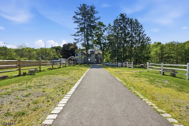 525 Hope-Blairstown Rd Hope, NJ 07825