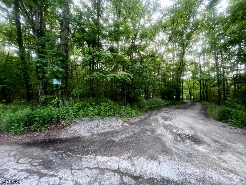 0 East Court Stillwater, NJ 07860