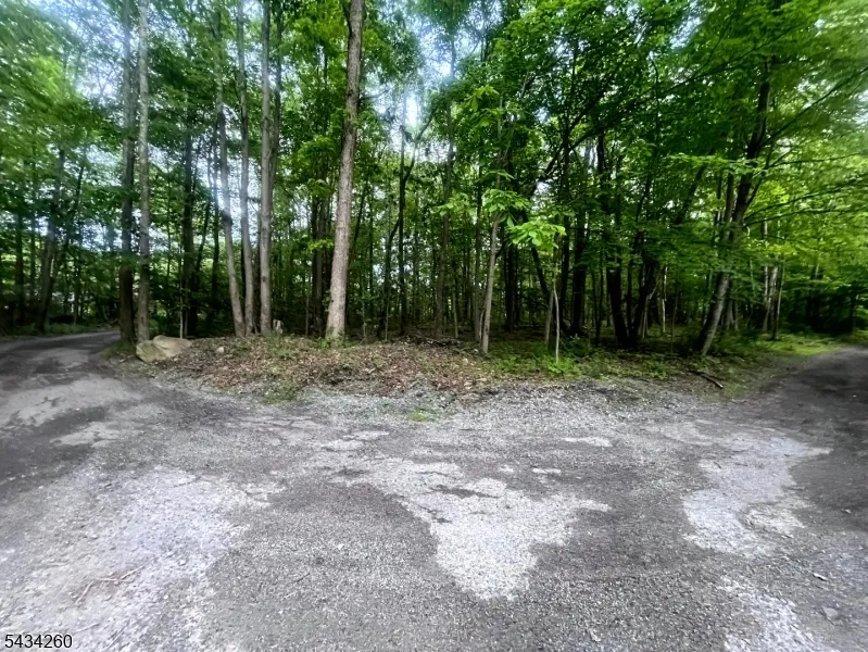 0 East Court Stillwater, NJ 07860