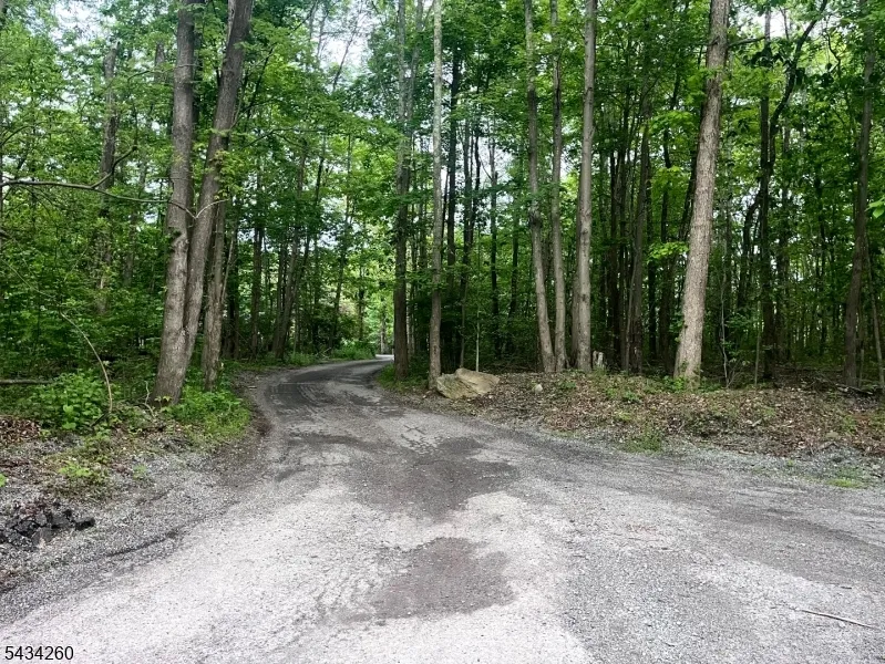 0 East Court Stillwater, NJ 07860