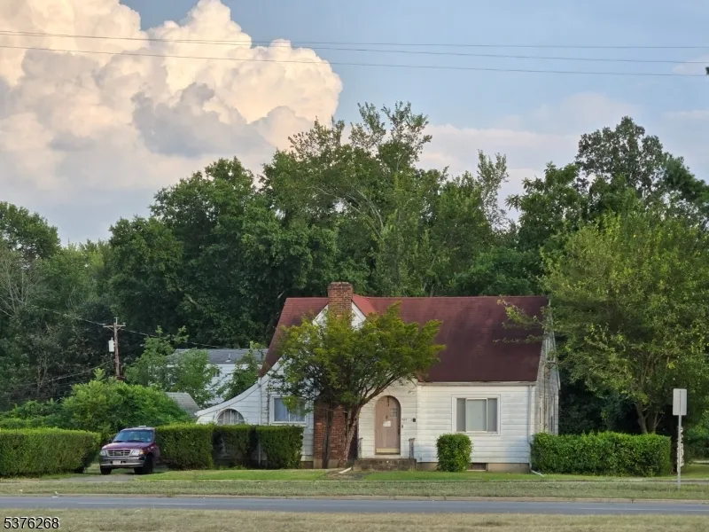584 US Highway 46 Fairfield, NJ 07004