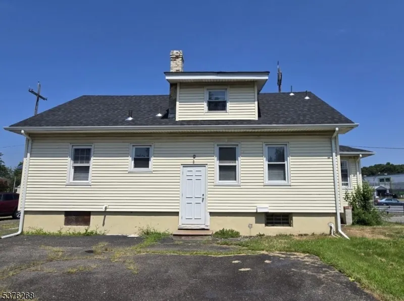 584 US Highway 46 Fairfield, NJ 07004