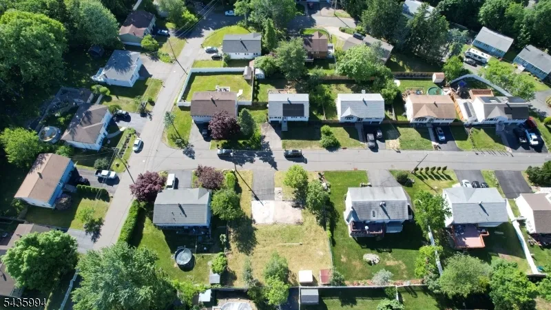 8 North Way Hopatcong, NJ 07843