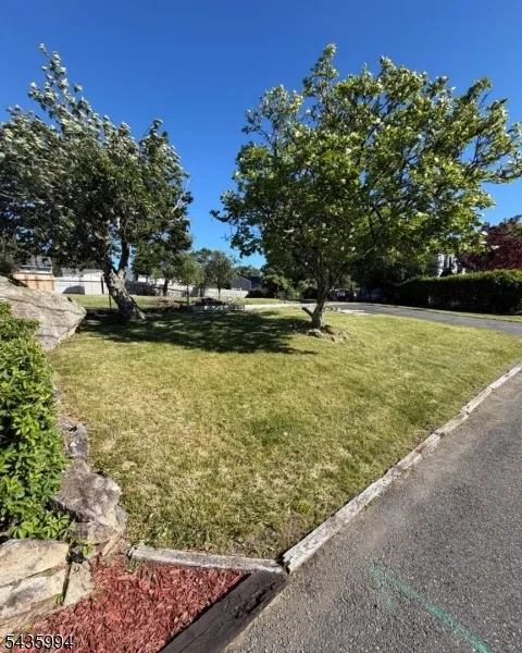 8 North Way Hopatcong, NJ 07843