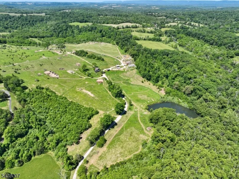 37 Swayze Mill Rd Hope, NJ 07825