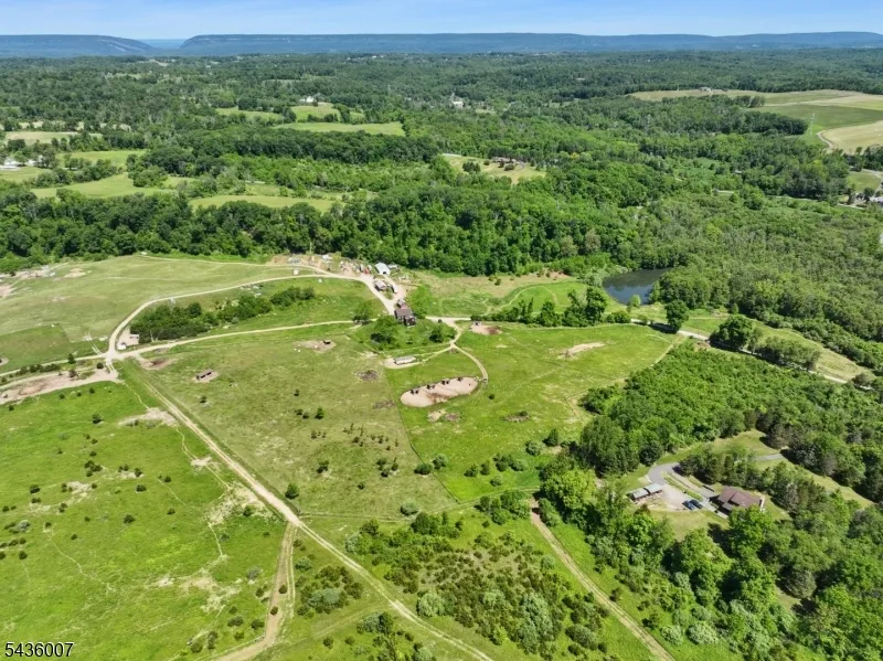 37 Swayze Mill Rd Hope, NJ 07825