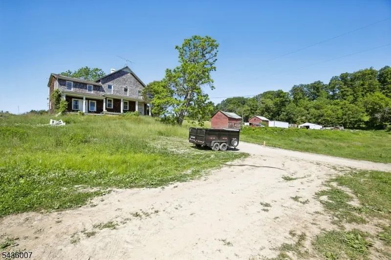 37 Swayze Mill Rd Hope, NJ 07825