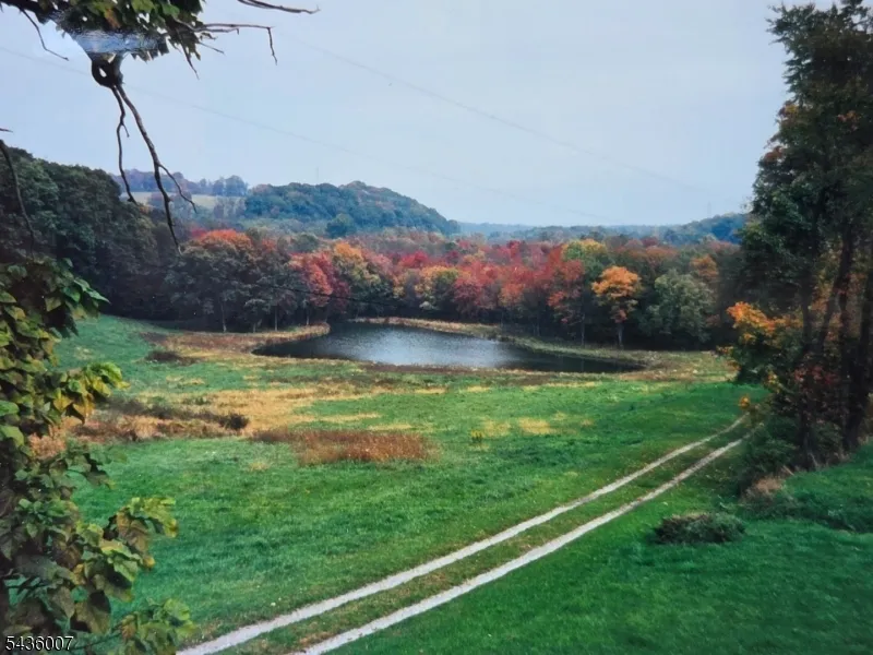 37 Swayze Mill Rd Hope, NJ 07825