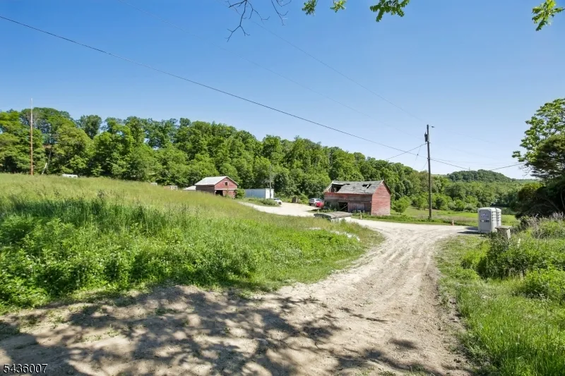 37 Swayze Mill Rd Hope, NJ 07825