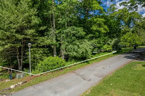 404 Hearthstone Ct