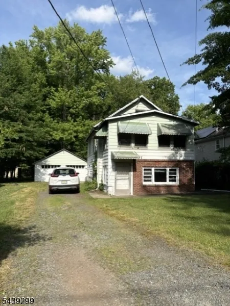 42 Revere Blvd Edison, NJ 08820