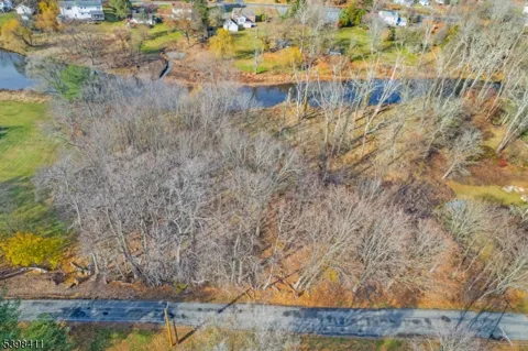 26 Towpath Rd