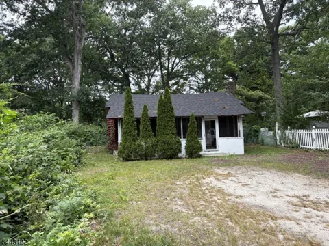1555 Forge Pond Rd