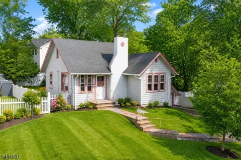 125 Meadowbrook Rd