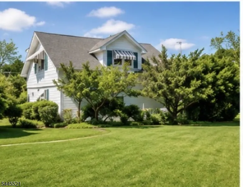 34 Passaic Ave Fairfield, NJ 07004