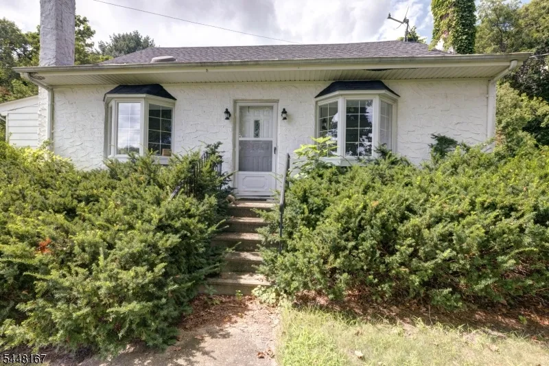 52 Cottrell Rd Old Bridge, NJ 07747