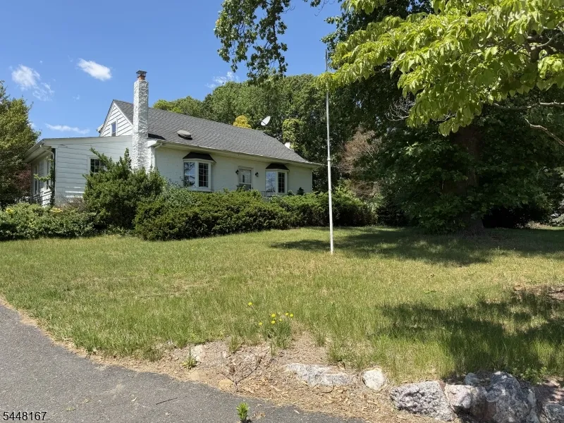 52 Cottrell Rd Old Bridge, NJ 07747