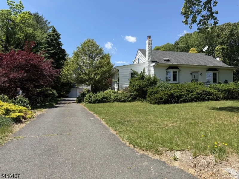 52 Cottrell Rd Old Bridge, NJ 07747