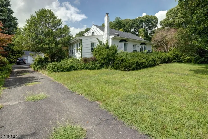 52 Cottrell Rd Old Bridge, NJ 07747