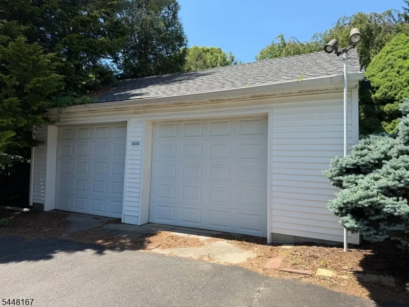 52 Cottrell Rd Old Bridge, NJ 07747