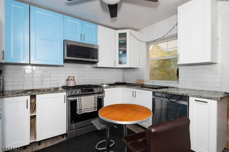 52 Cottrell Rd Old Bridge, NJ 07747