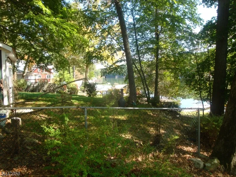 207 Hudson Ave Hopatcong, NJ 07843