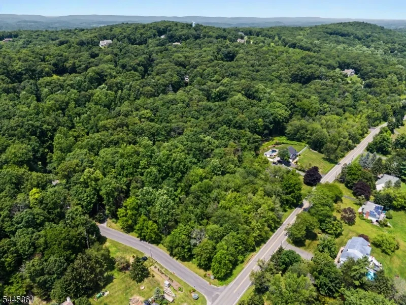 242 W Mountain Rd Sparta, NJ 07871