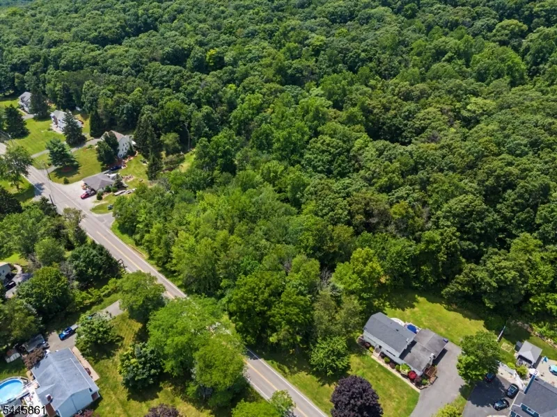 242 W Mountain Rd Sparta, NJ 07871