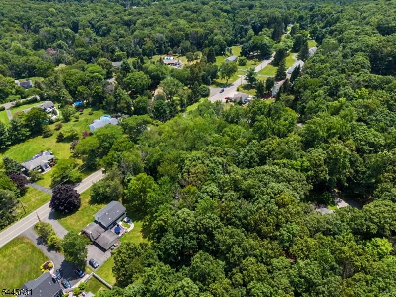 242 W Mountain Rd Sparta, NJ 07871